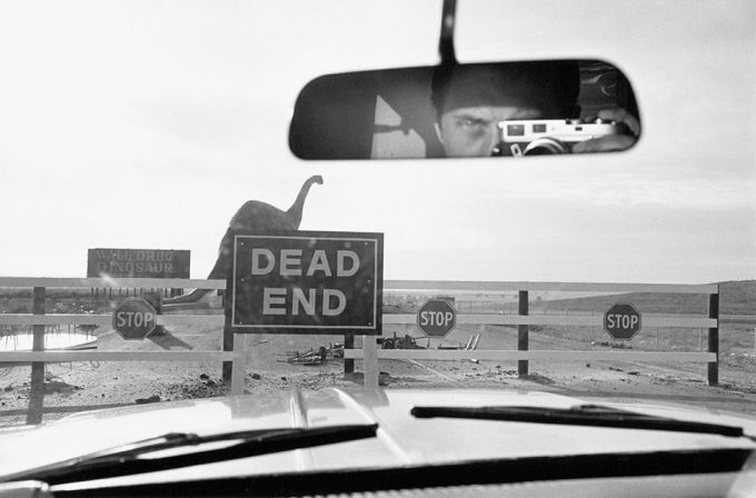 lee-friedlander-signs-exibart-street-photography-00